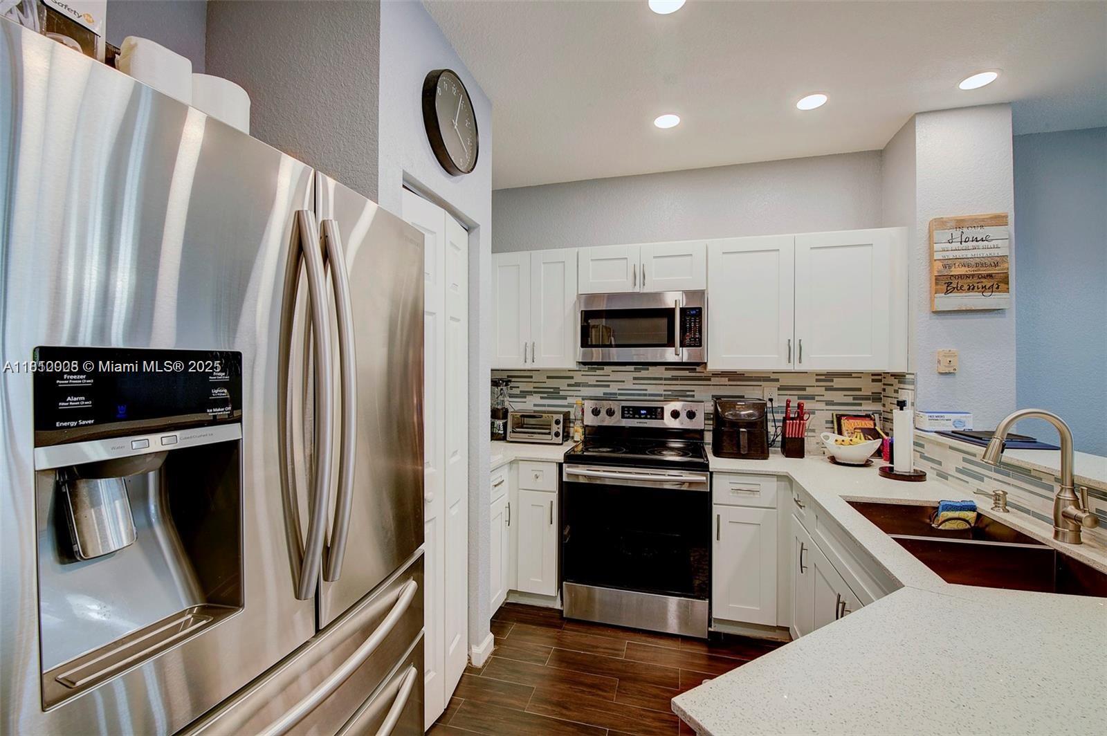 CATALINA PLACE - Residential