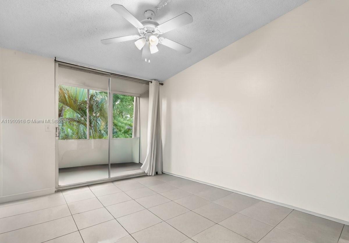 KENDALE LAKES NORTH SEC 7 - Residential