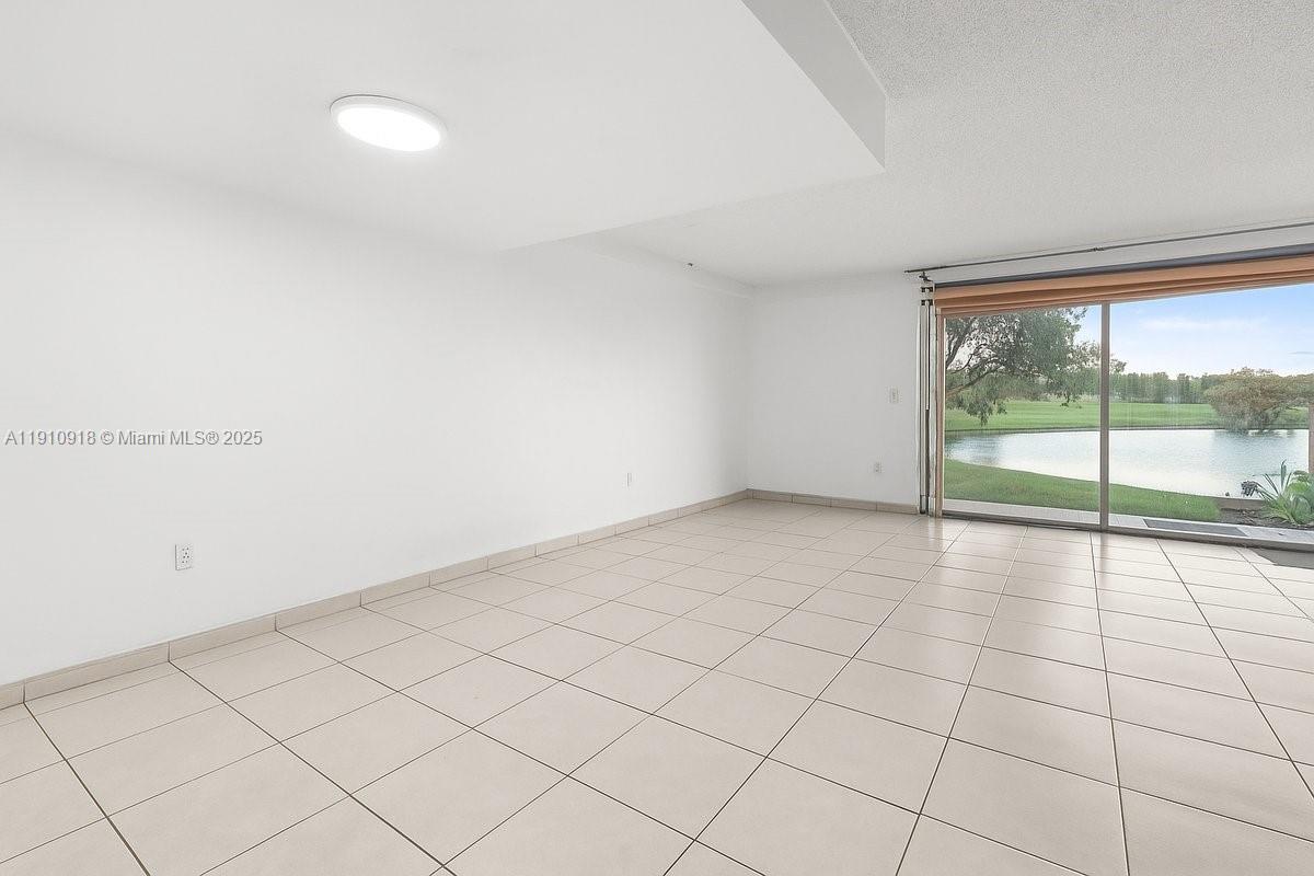 KENDALE LAKES NORTH SEC 7 - Residential