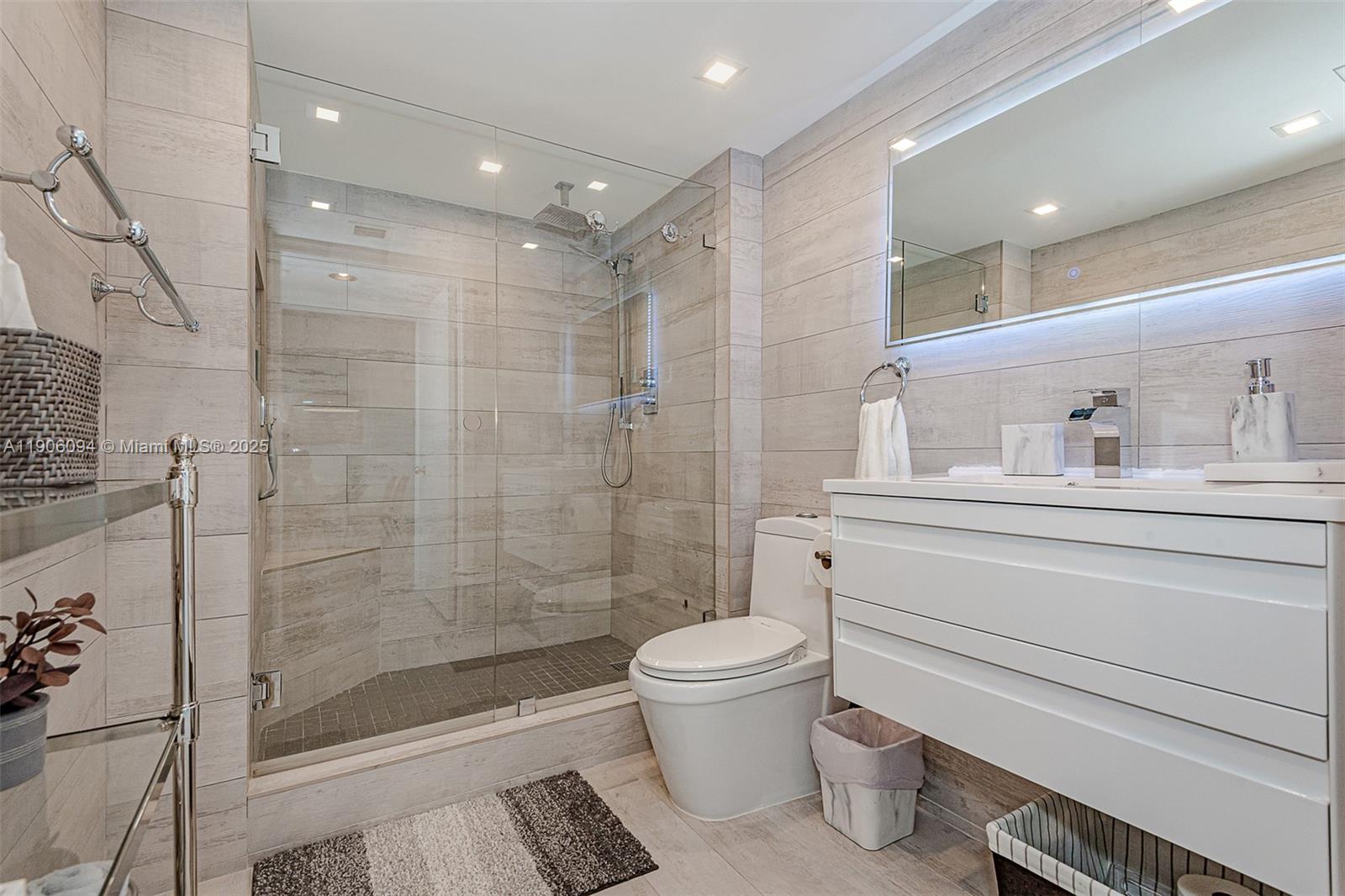 YACHT CLUB AT PORTOFINO C - Residential