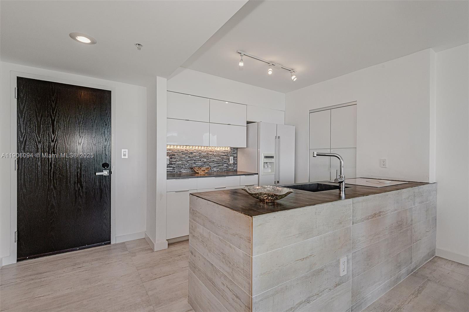 YACHT CLUB AT PORTOFINO C - Residential