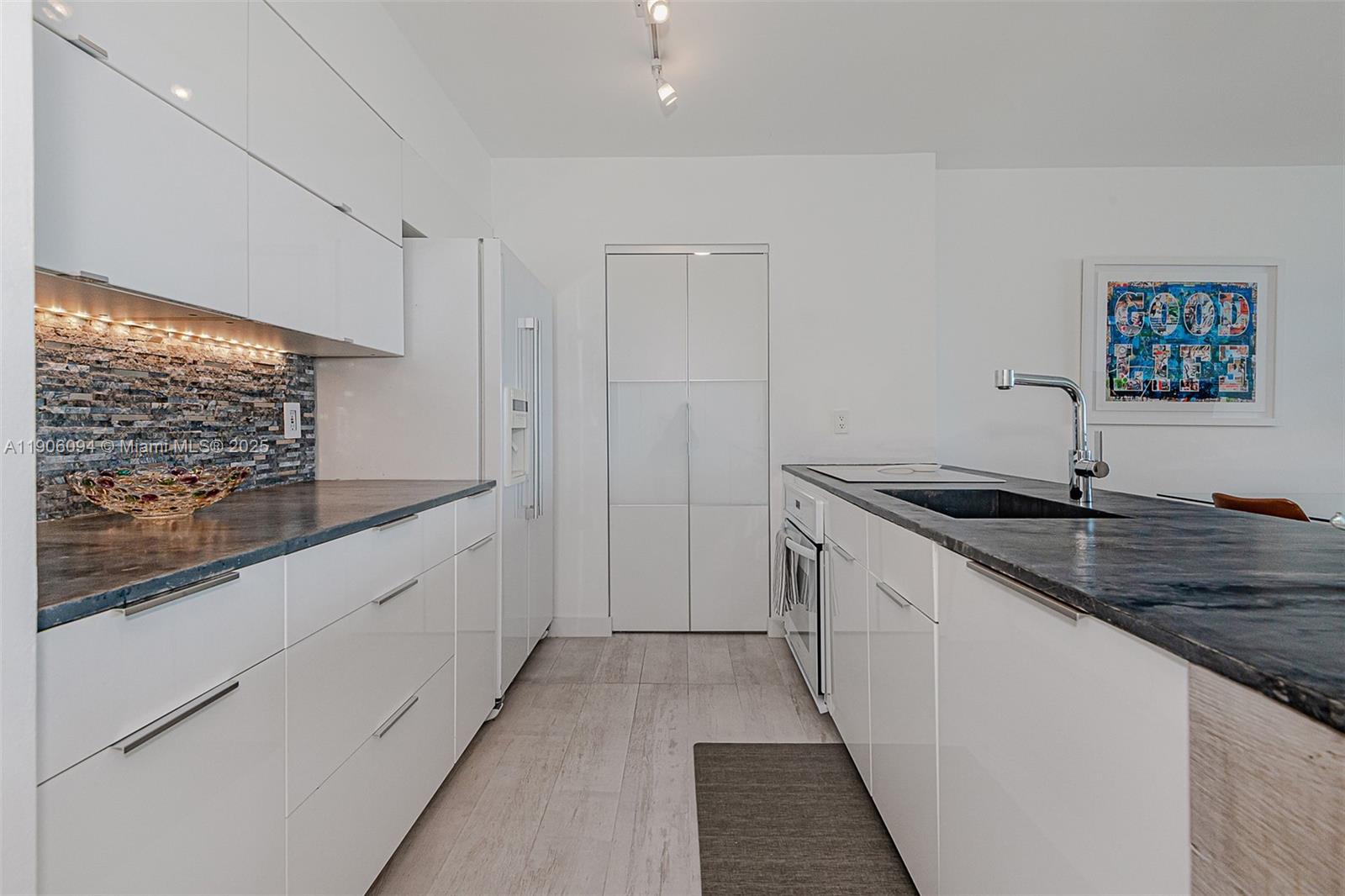 YACHT CLUB AT PORTOFINO C - Residential