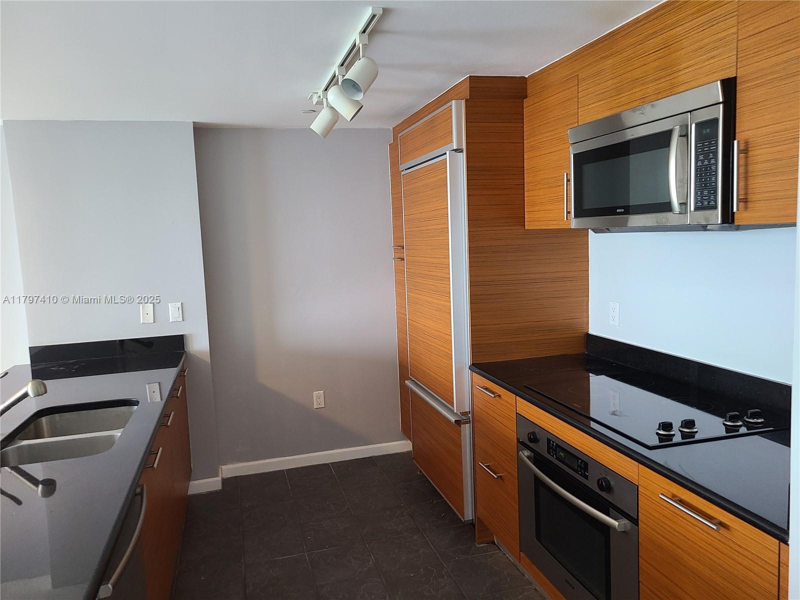 50 BISCAYNE CONDO - Residential Lease