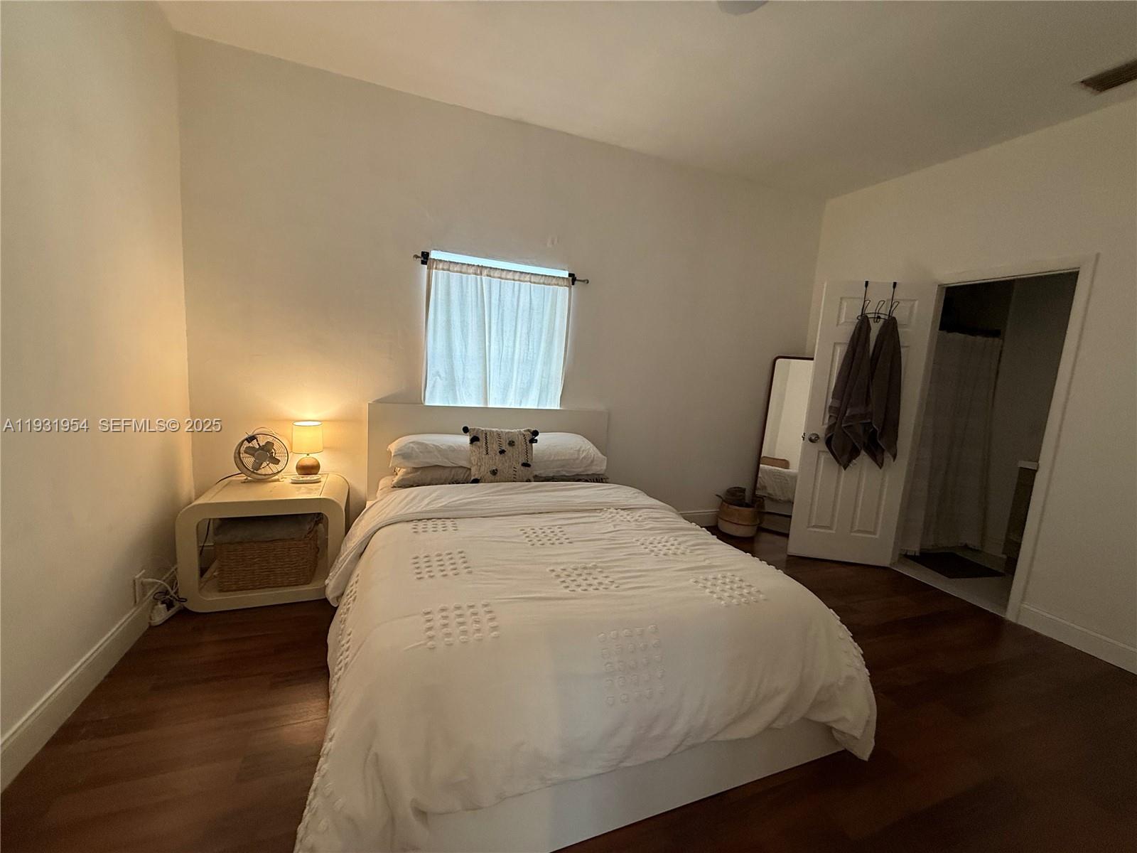 NORTH HOLLYWOOD - Residential Lease