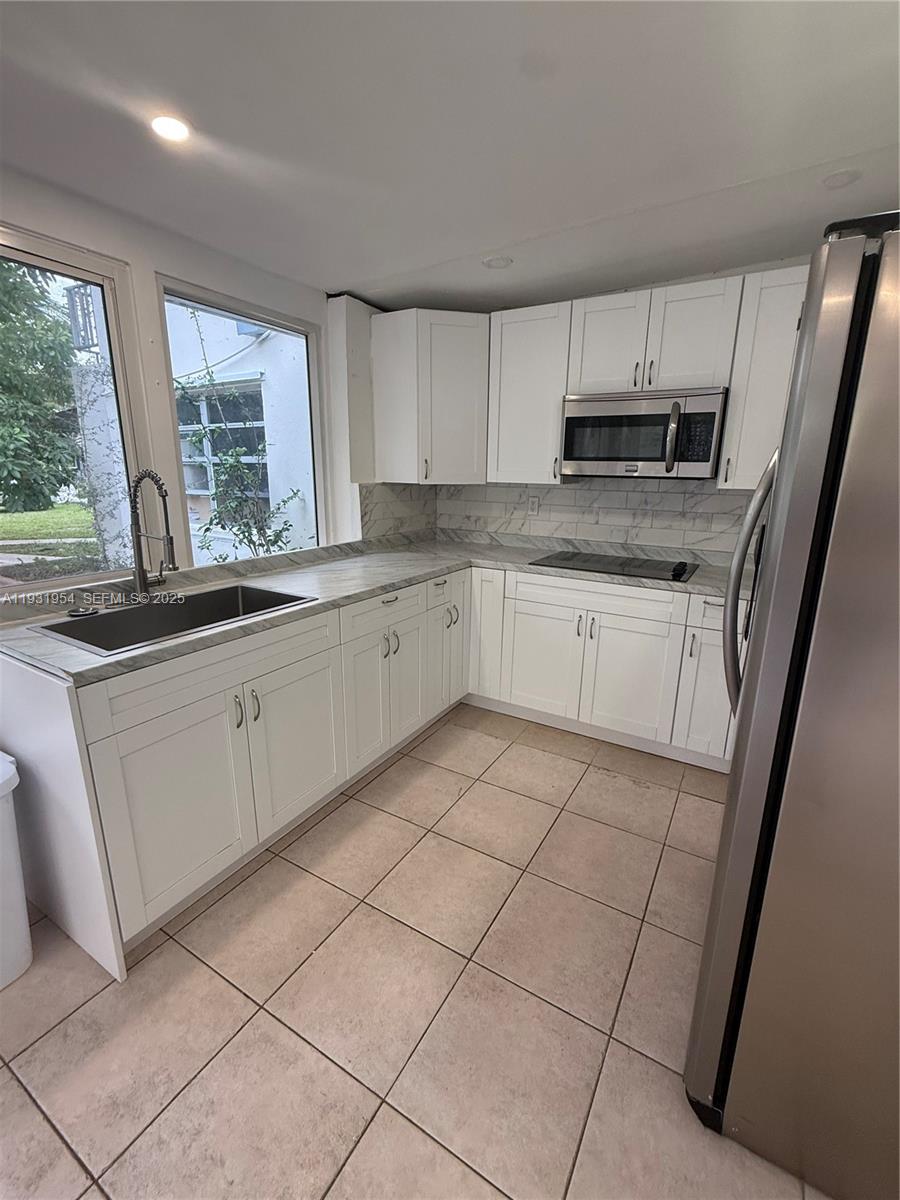 NORTH HOLLYWOOD - Residential Lease