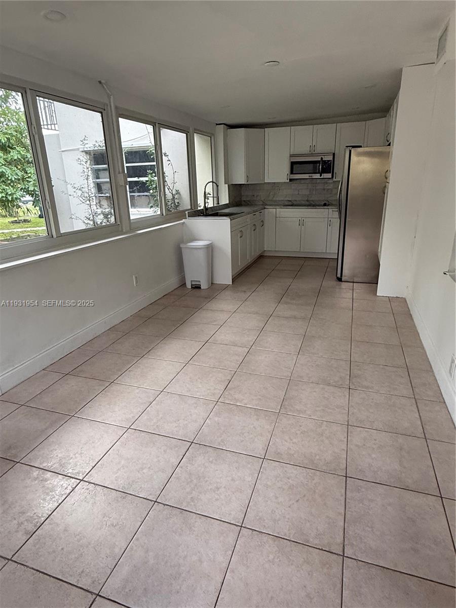 NORTH HOLLYWOOD - Residential Lease