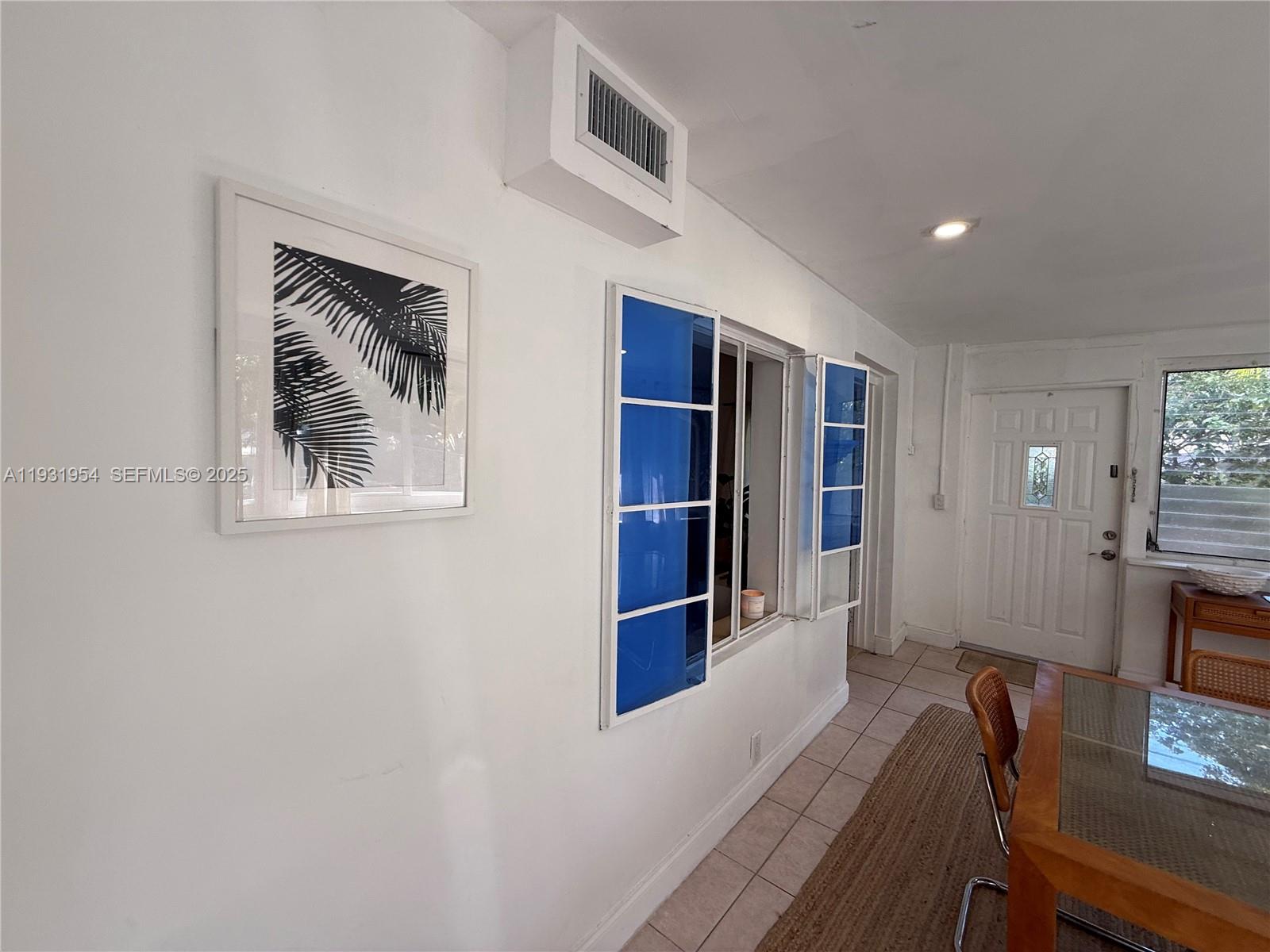 NORTH HOLLYWOOD - Residential Lease