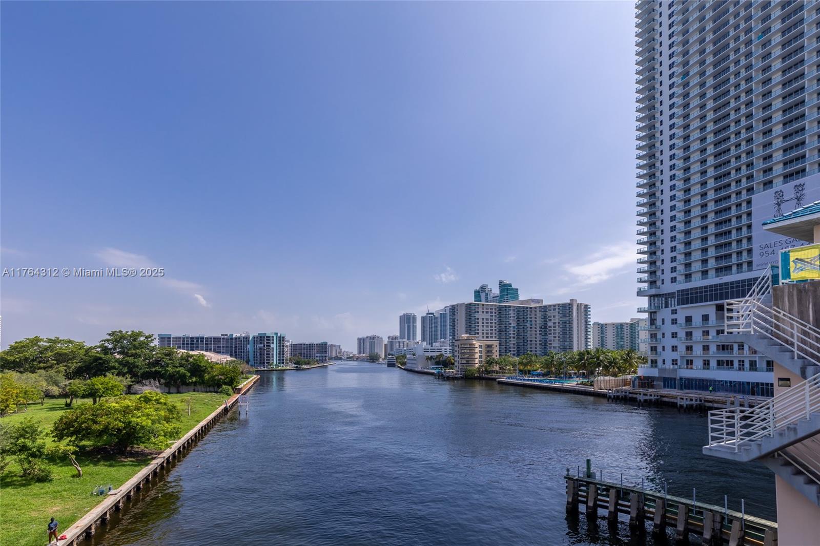 BEACHWALK CONDOMINIUM - Residential