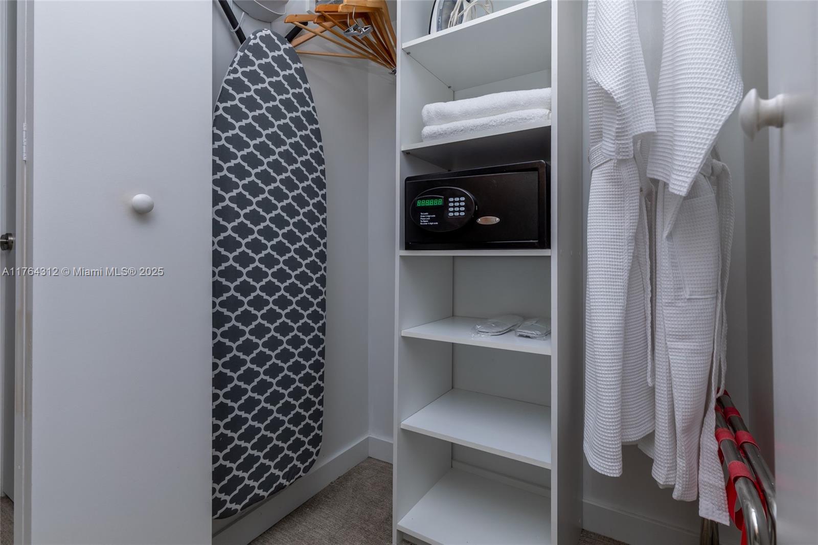 BEACHWALK CONDOMINIUM - Residential