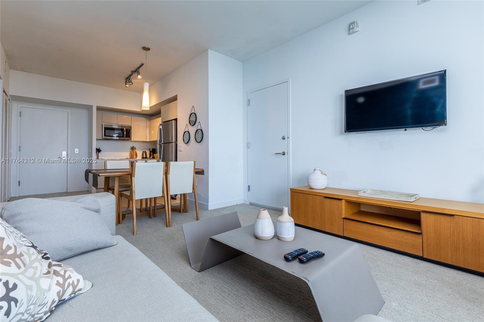 BEACHWALK CONDOMINIUM - Residential