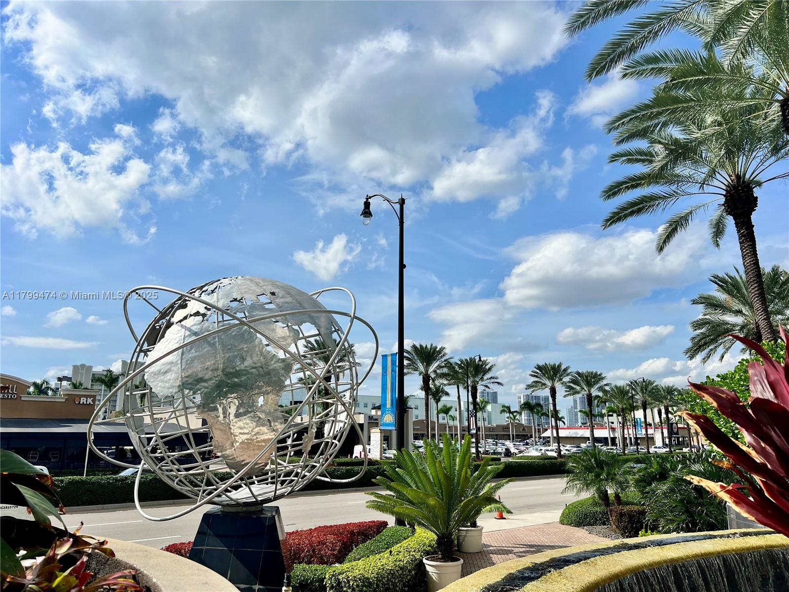 TRUMP INTERNATIONAL - Residential