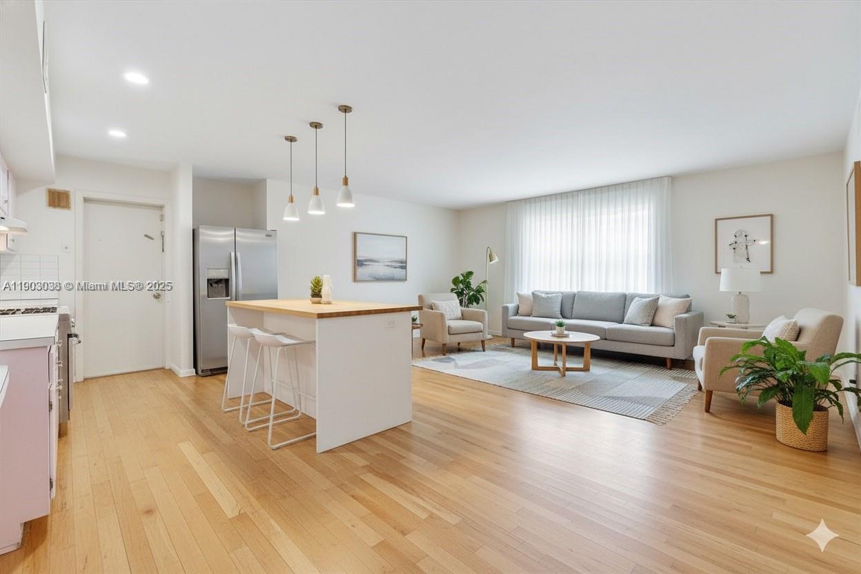 PALM SPRINGS LAKES 1ST AD - Residential