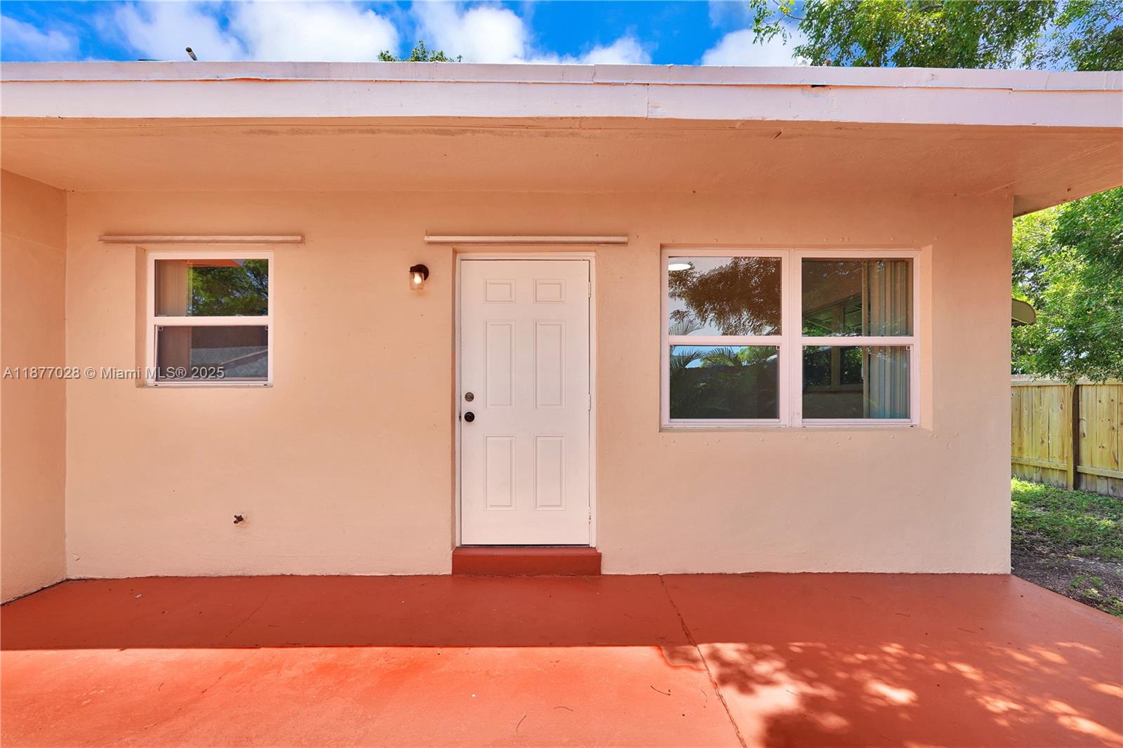 Charming 3-Bedroom Home for Rent - 2435 Plunkett StWelcome to your new home! This beautiful single-family residence located at 2435 Plunkett St offers 3 spacious bedrooms, 1 full bathroom, brand new kitchen and floors and a dedicated laundry room for your convenience. Freshly painted and move-in ready, this home boasts a bright and inviting atmosphere perfect for comfortable living.Enjoy a well-maintained interior, a functional layout, and a peaceful neighborhood setting. The home is easy to show and offers fast approval, making your move smooth and hassle-free.Don't miss out on this wonderful opportunity--schedule your showing today!
THE BACK HOUSE