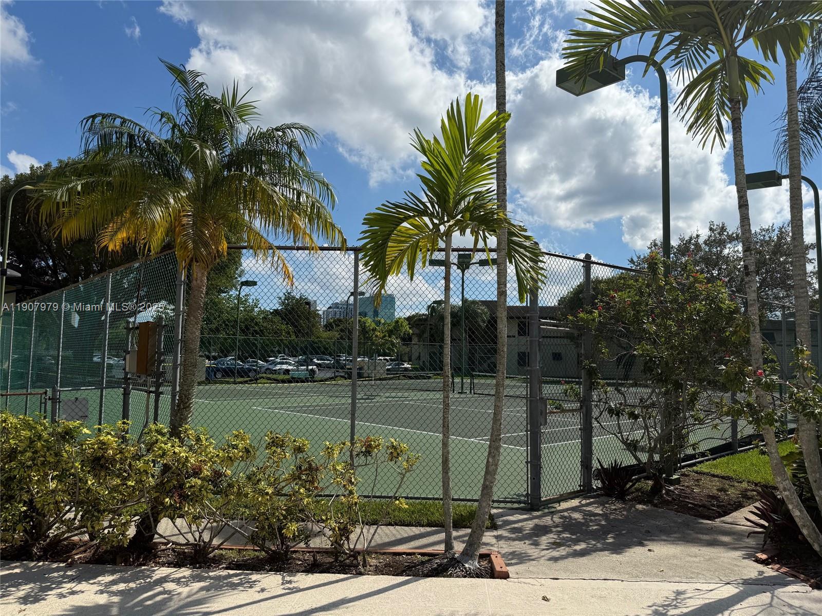 KINGS CREEK WEST CONDO BL - Residential Lease