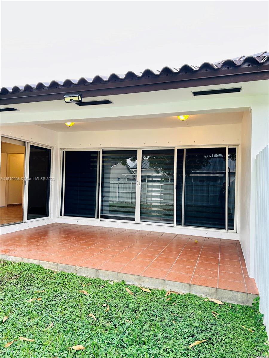 SUPERIOR HOMES ESTATES 1S - Residential Lease