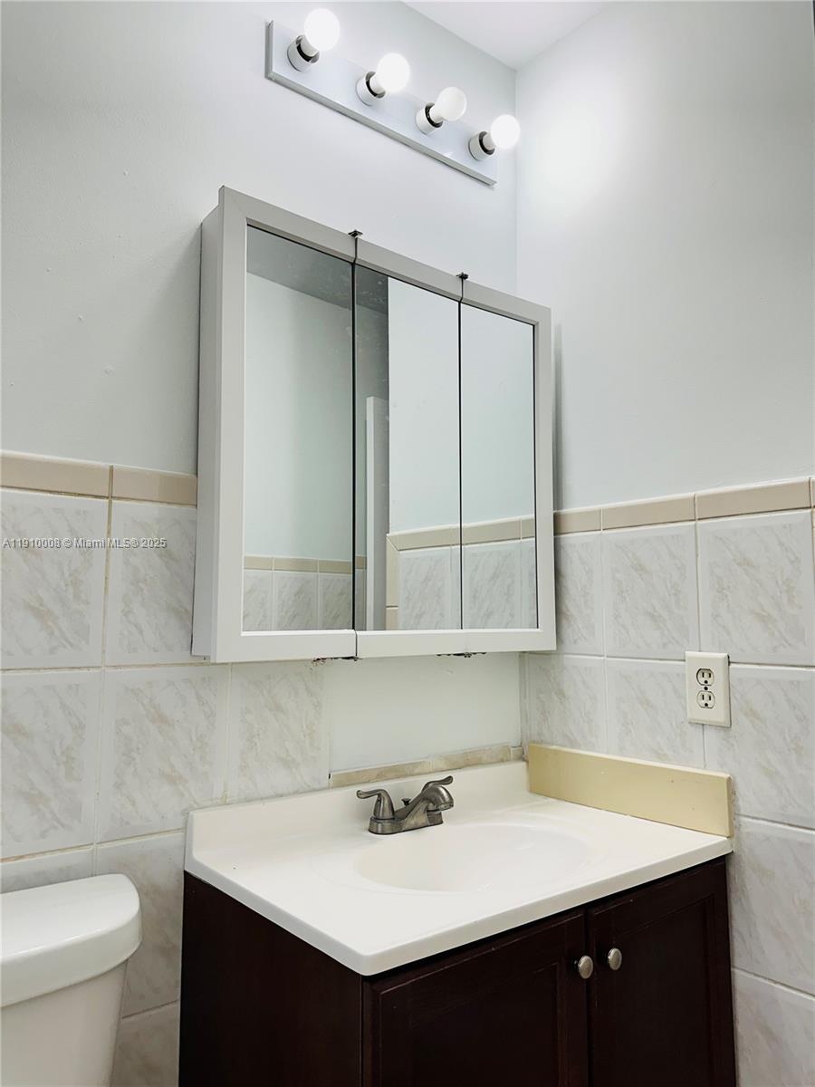 SUPERIOR HOMES ESTATES 1S - Residential Lease