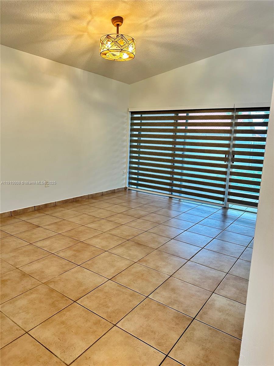 SUPERIOR HOMES ESTATES 1S - Residential Lease