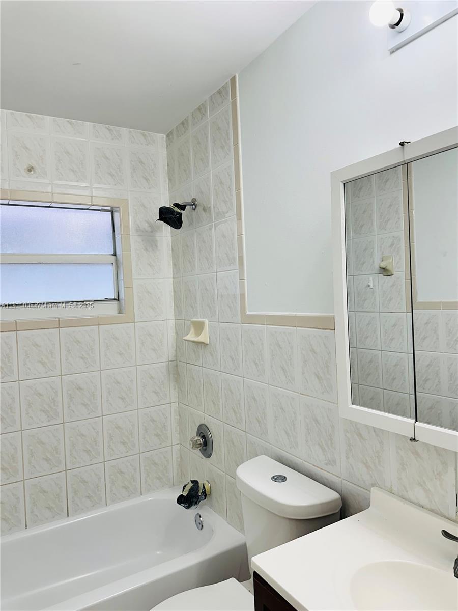 SUPERIOR HOMES ESTATES 1S - Residential Lease