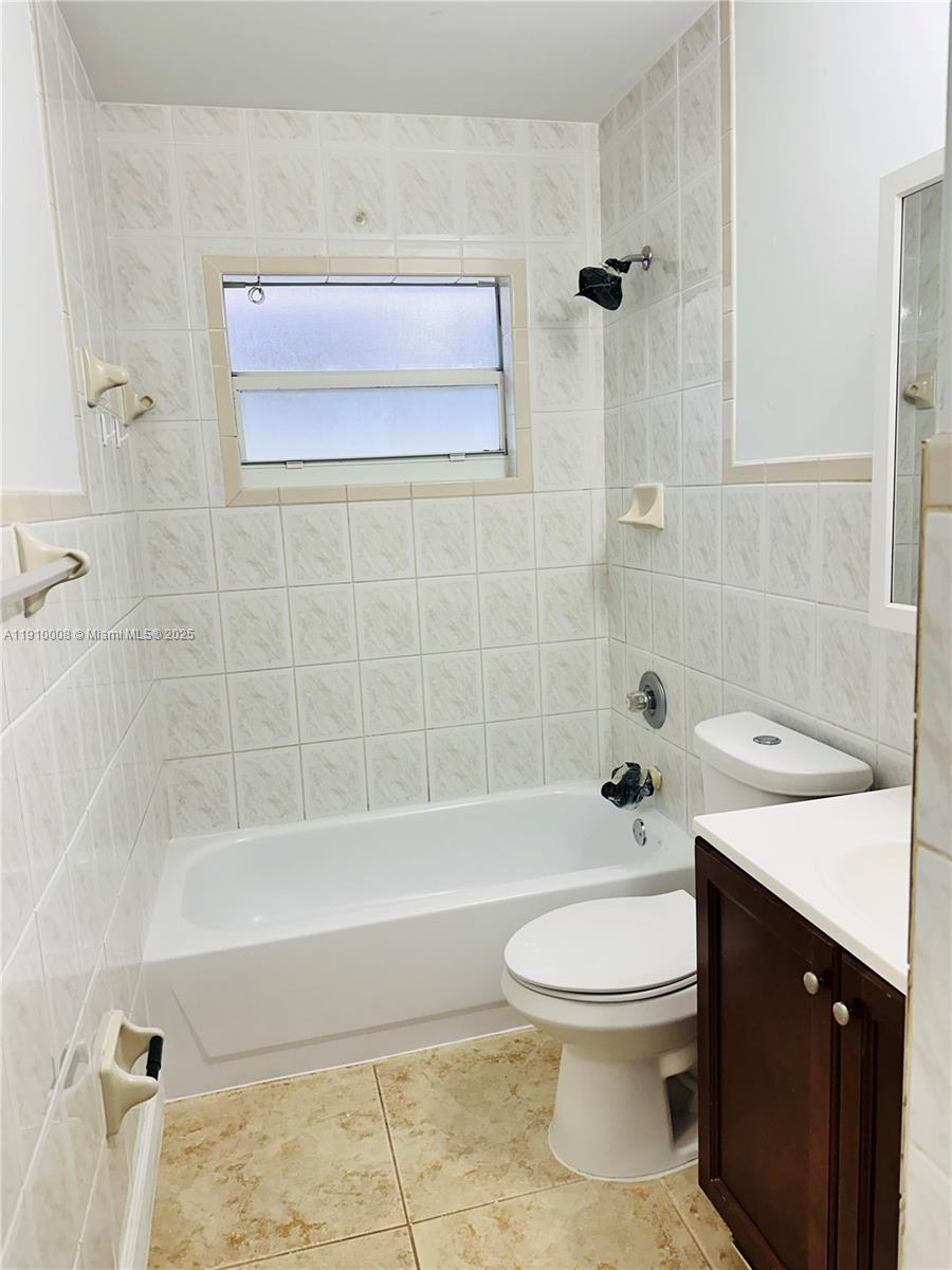 SUPERIOR HOMES ESTATES 1S - Residential Lease