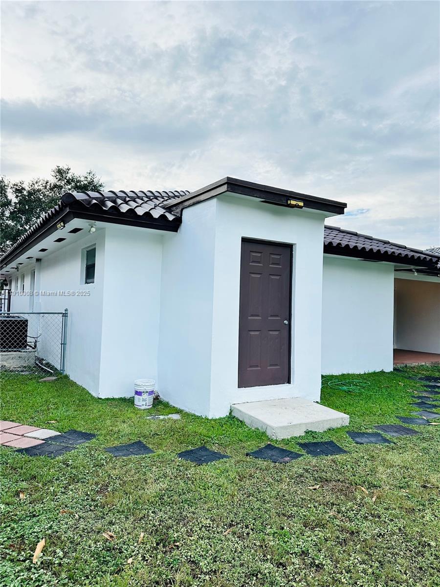 SUPERIOR HOMES ESTATES 1S - Residential Lease