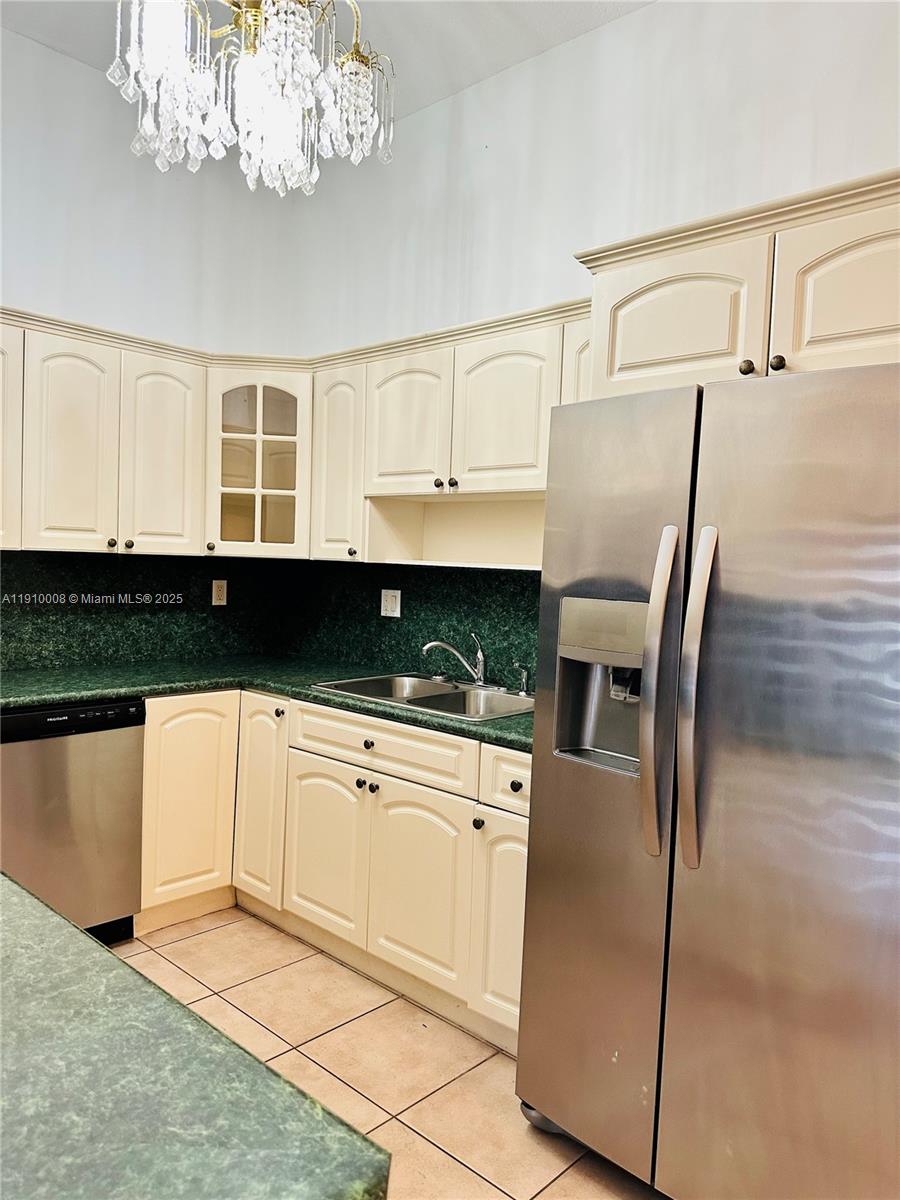 SUPERIOR HOMES ESTATES 1S - Residential Lease