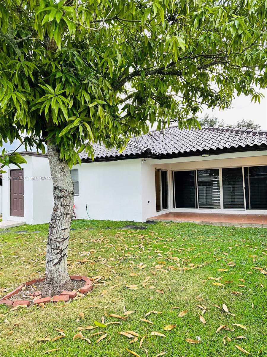 SUPERIOR HOMES ESTATES 1S - Residential Lease