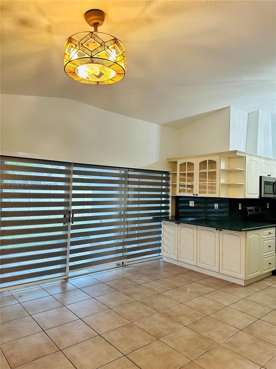 SUPERIOR HOMES ESTATES 1S - Residential Lease