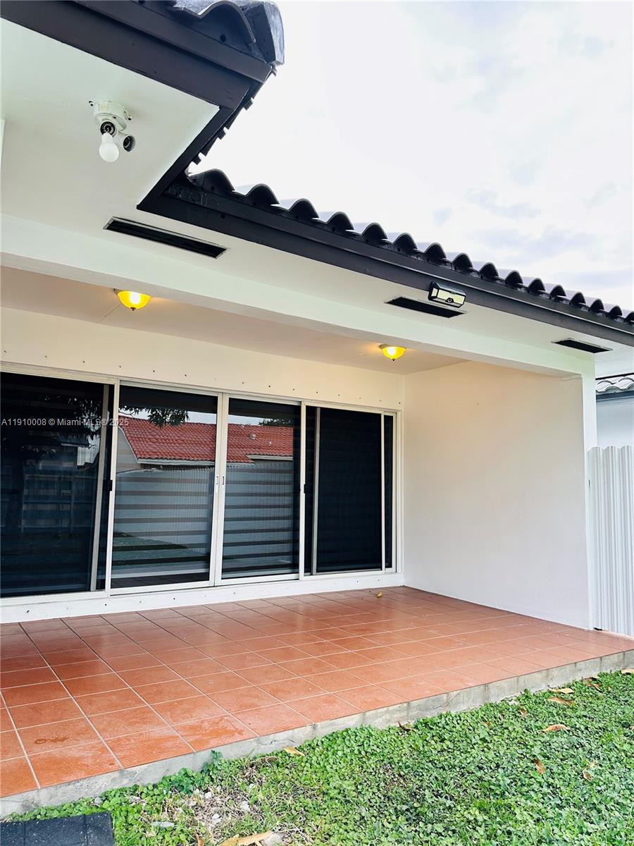 SUPERIOR HOMES ESTATES 1S - Residential Lease