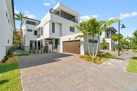 Photo of 8091 NW 48th Ter, Doral, FL 33166 (MLS # A11943796)