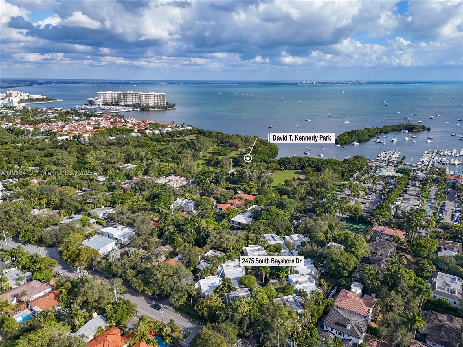 LONGVIEW VILLAS - Residential