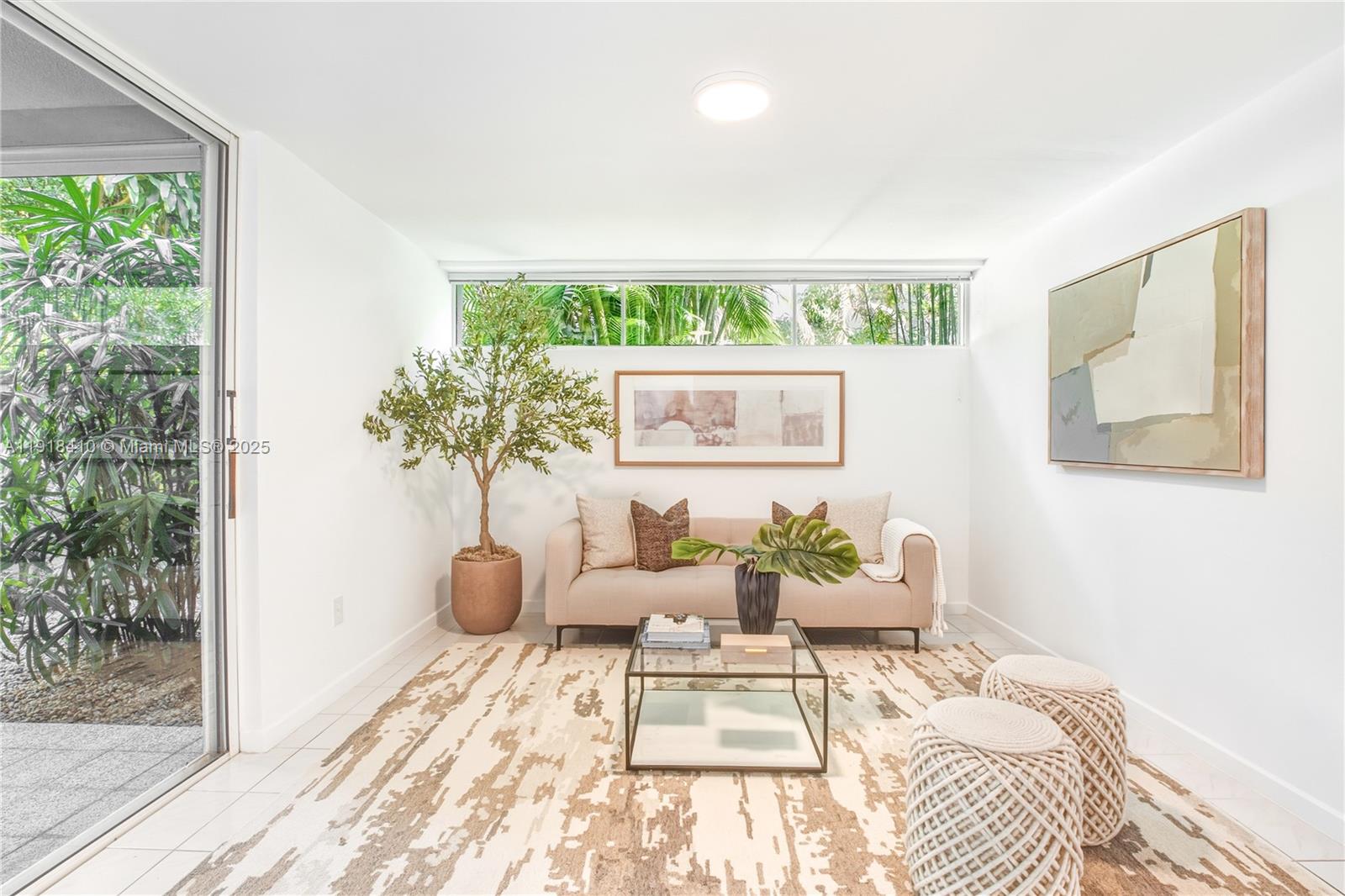 LONGVIEW VILLAS - Residential