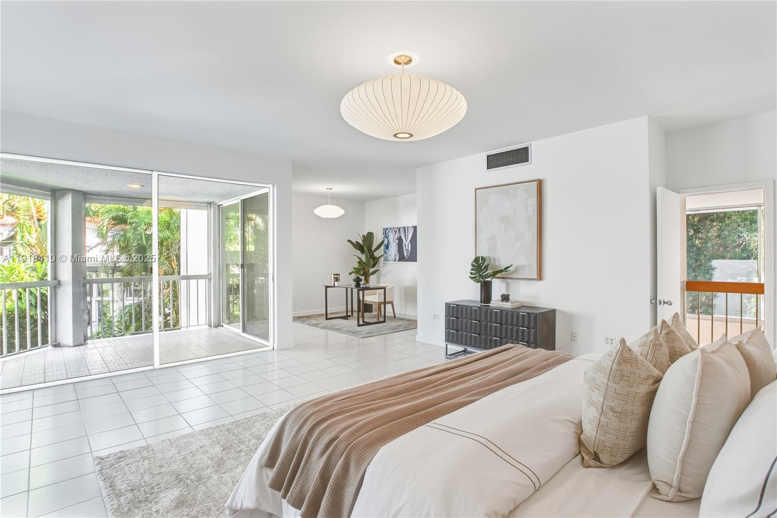 LONGVIEW VILLAS - Residential