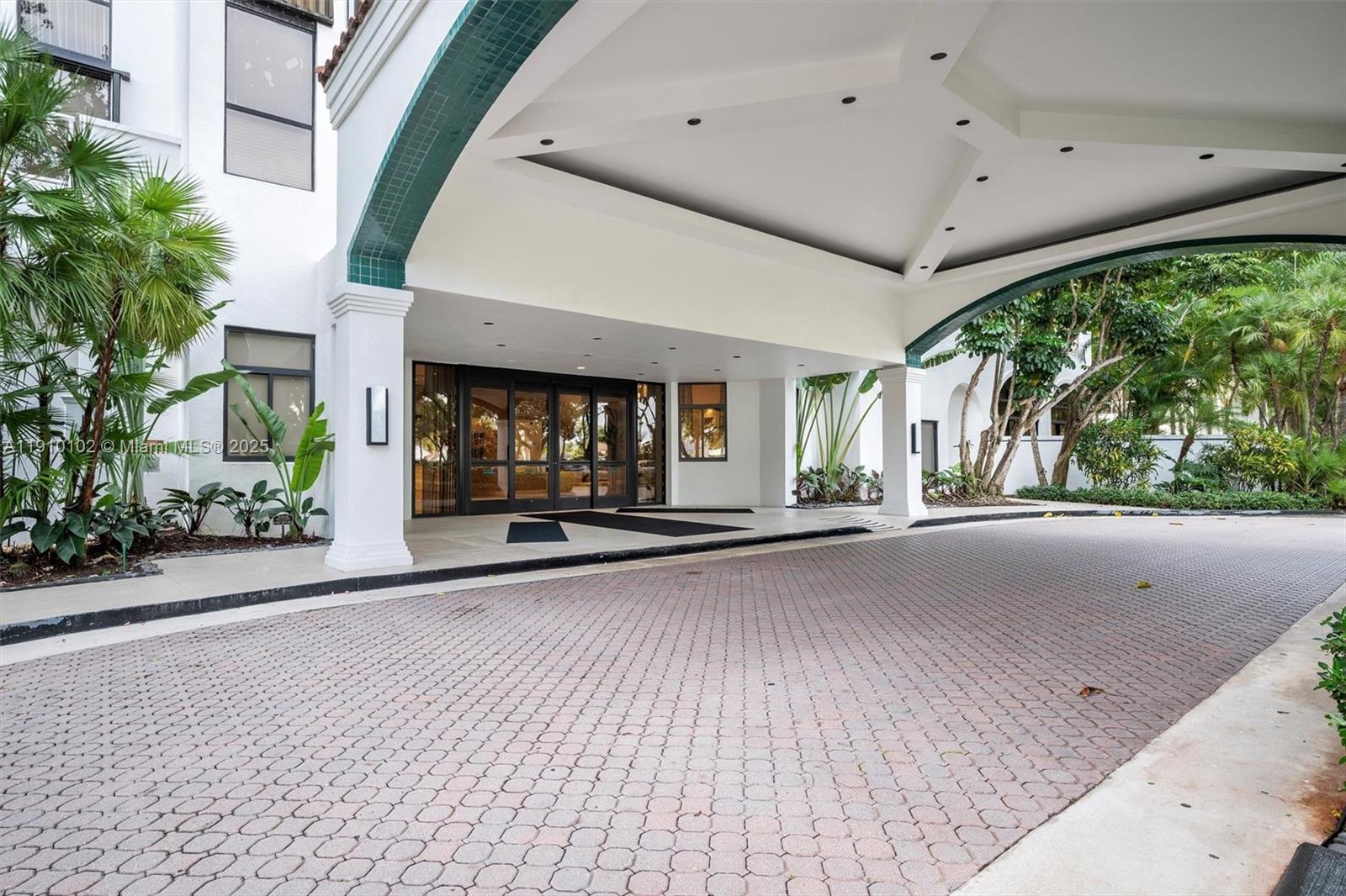 HARBORSIDE AT THE WATERWA - Residential