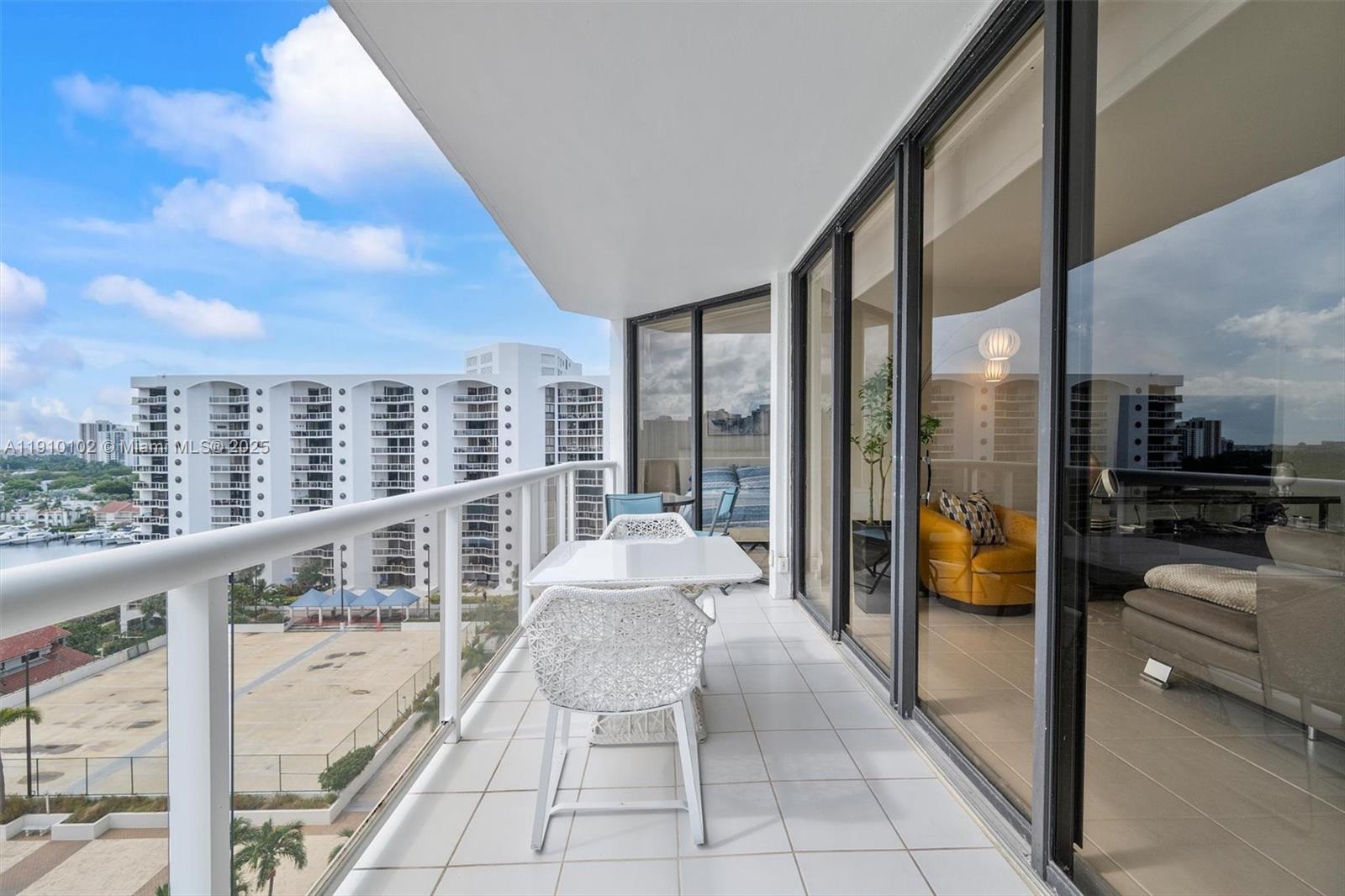 HARBORSIDE AT THE WATERWA - Residential