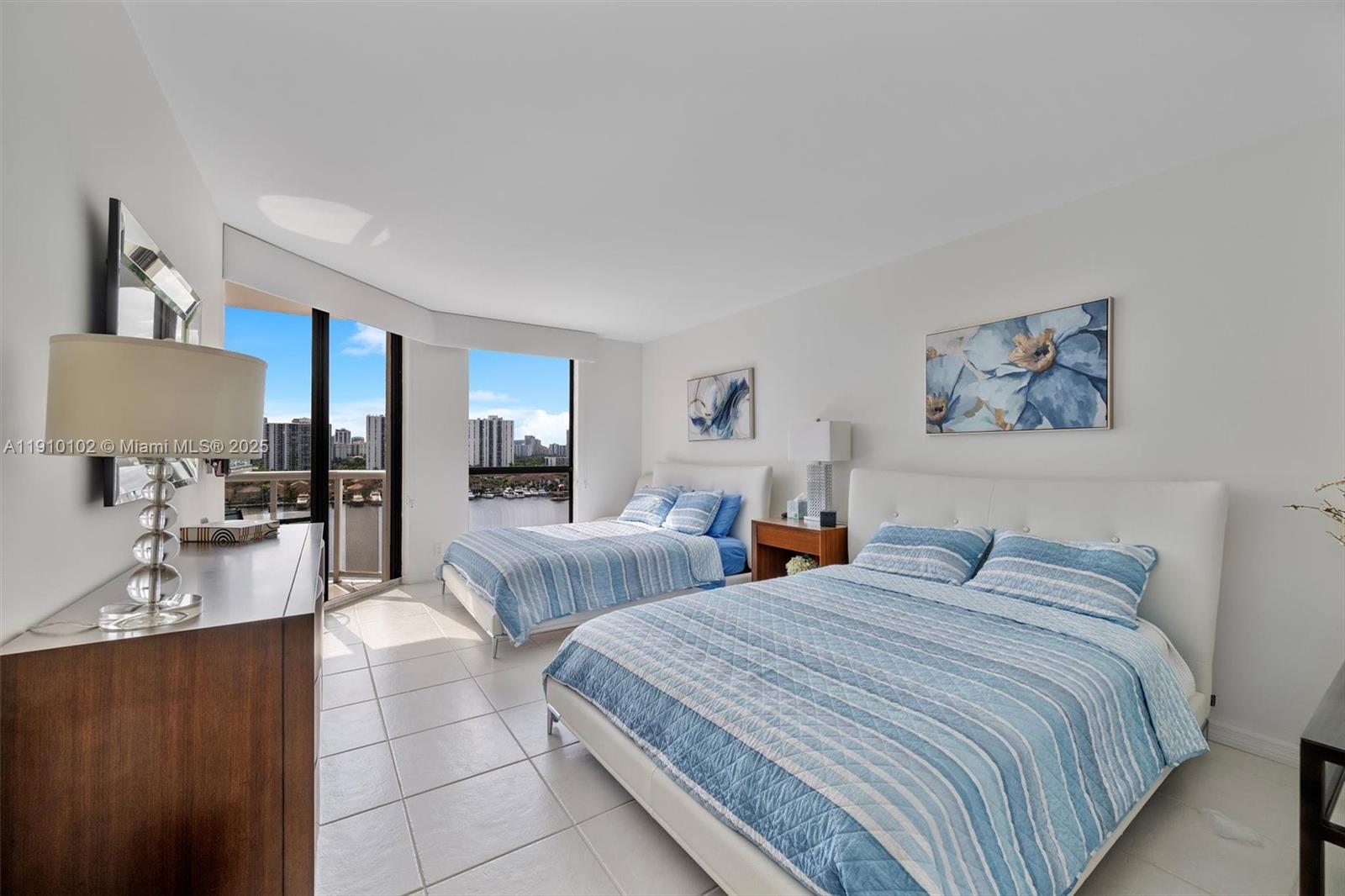 HARBORSIDE AT THE WATERWA - Residential