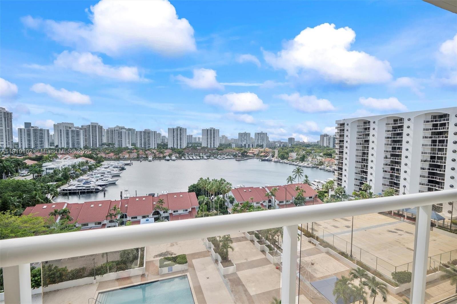 HARBORSIDE AT THE WATERWA - Residential