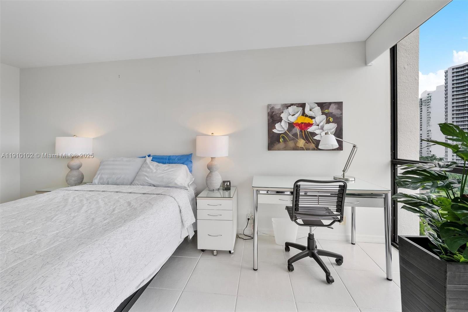 HARBORSIDE AT THE WATERWA - Residential