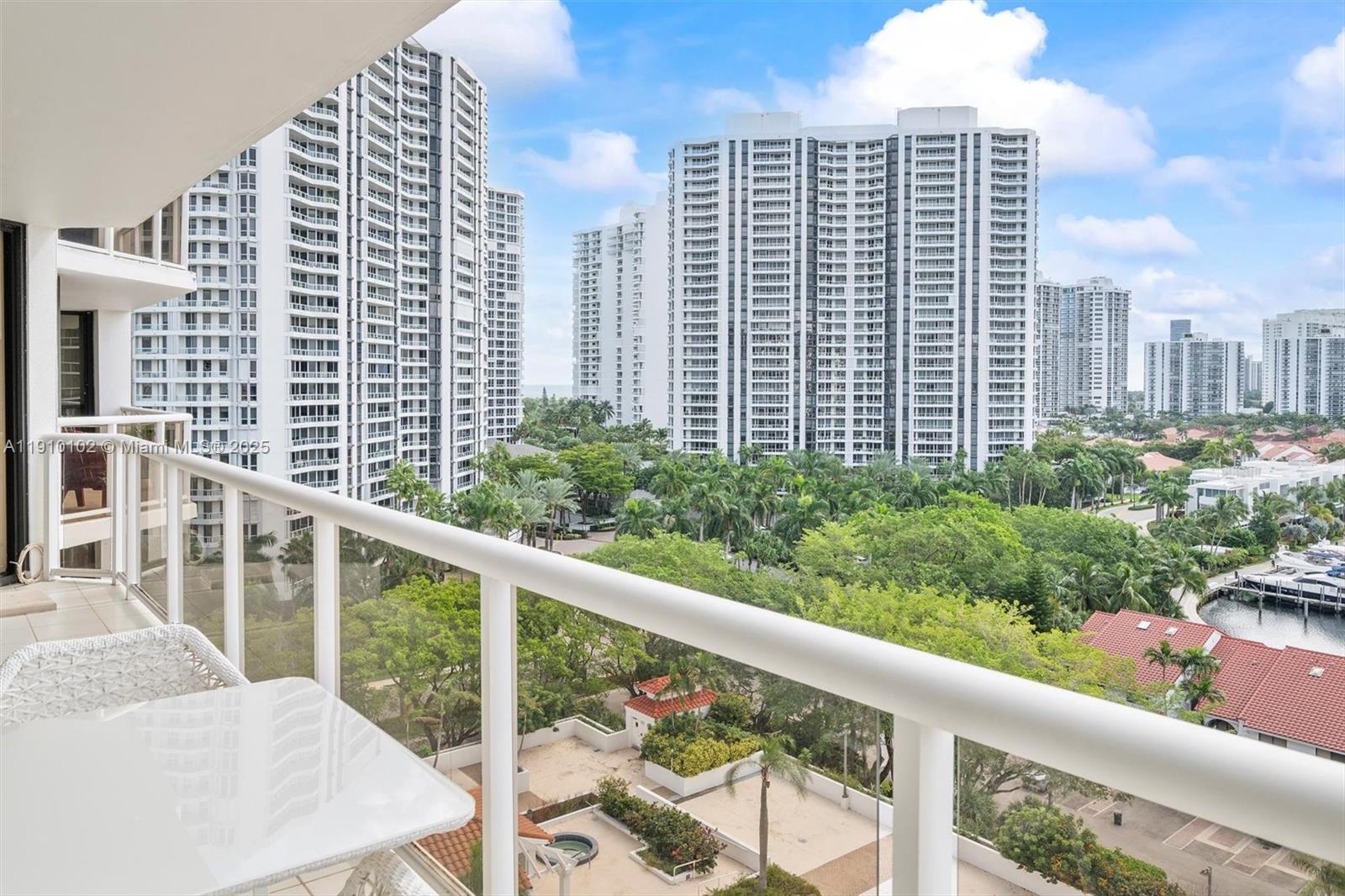 HARBORSIDE AT THE WATERWA - Residential