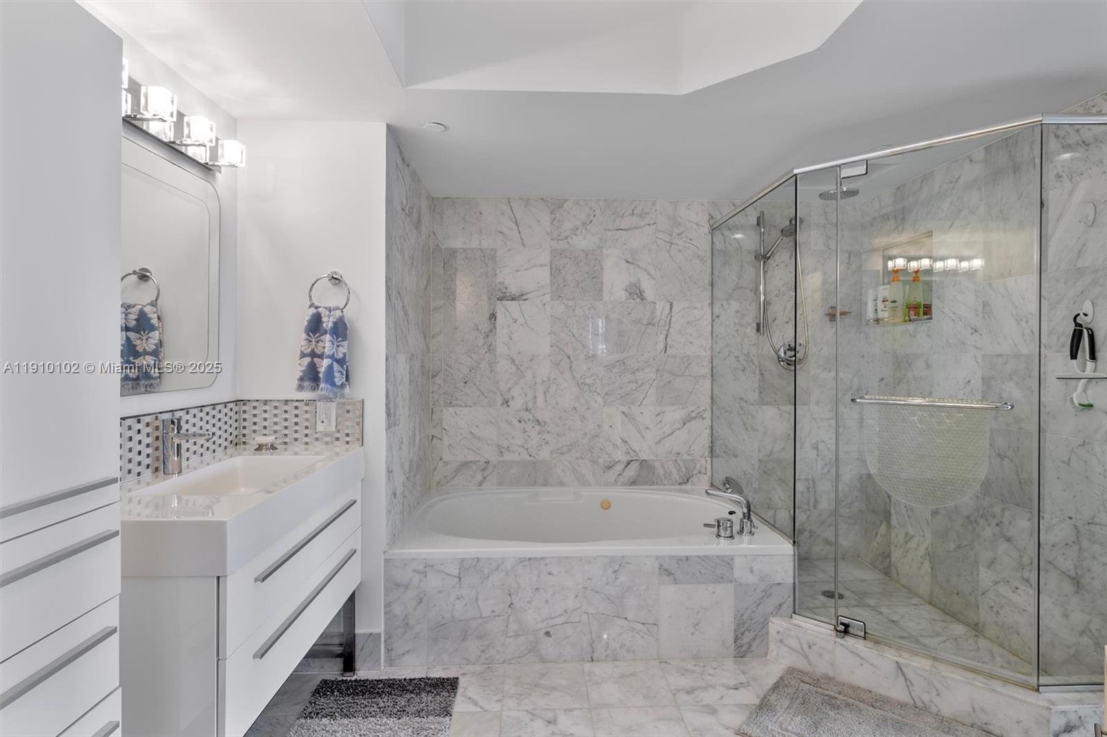 HARBORSIDE AT THE WATERWA - Residential