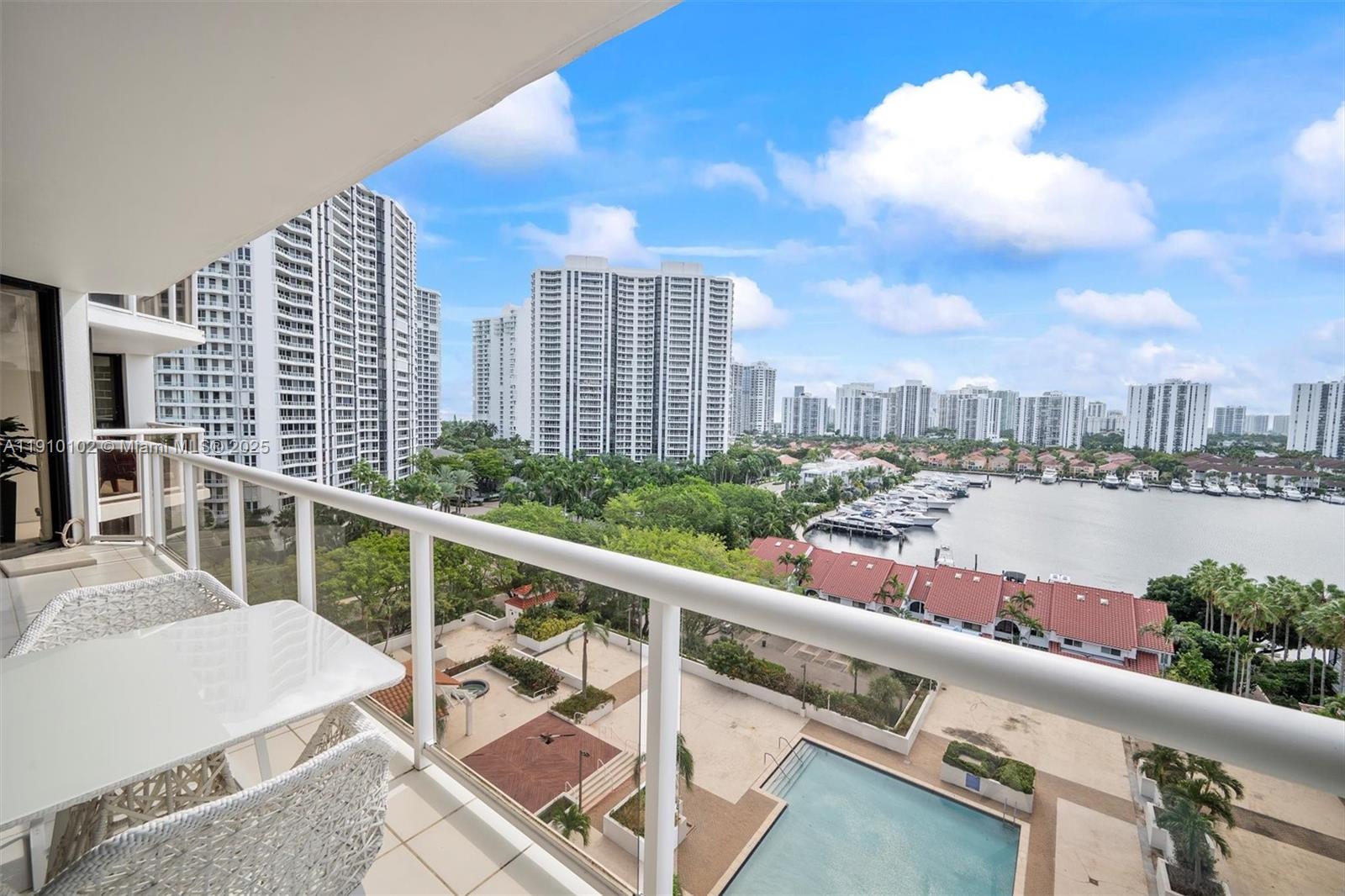 HARBORSIDE AT THE WATERWA - Residential