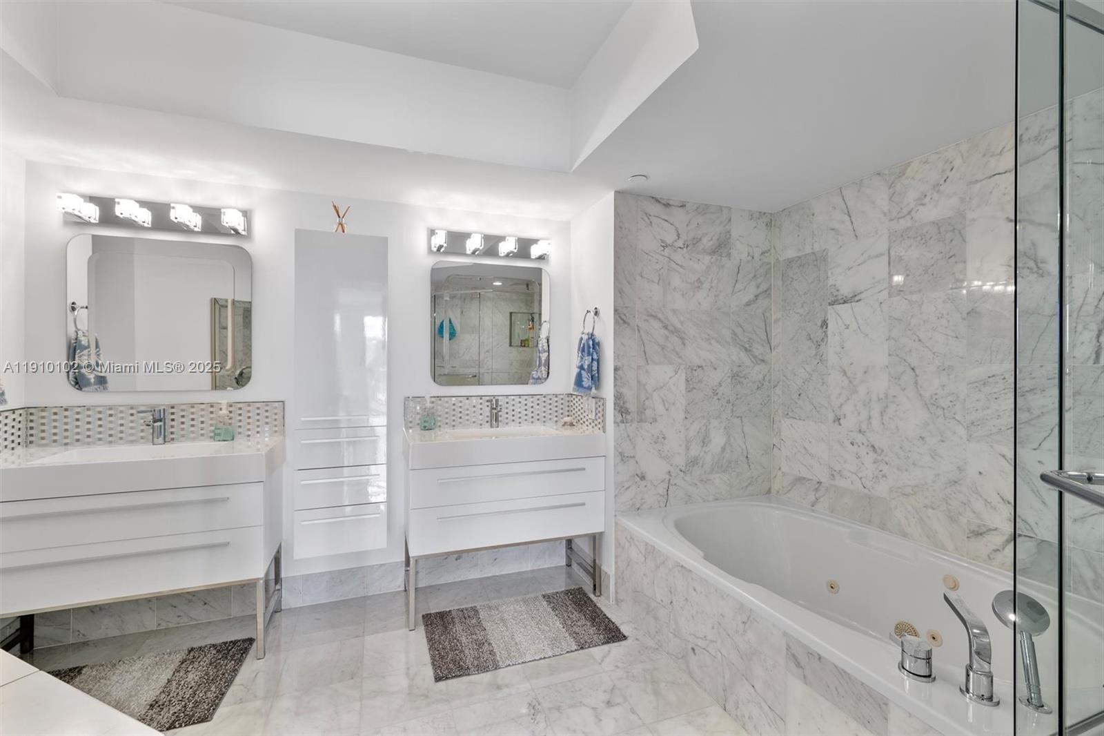 HARBORSIDE AT THE WATERWA - Residential