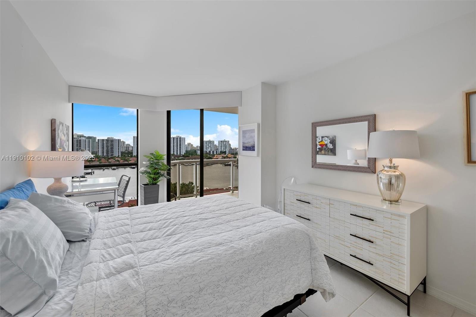 HARBORSIDE AT THE WATERWA - Residential