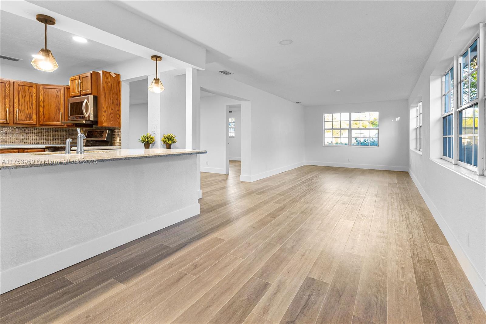 SANDERS PARK - Residential