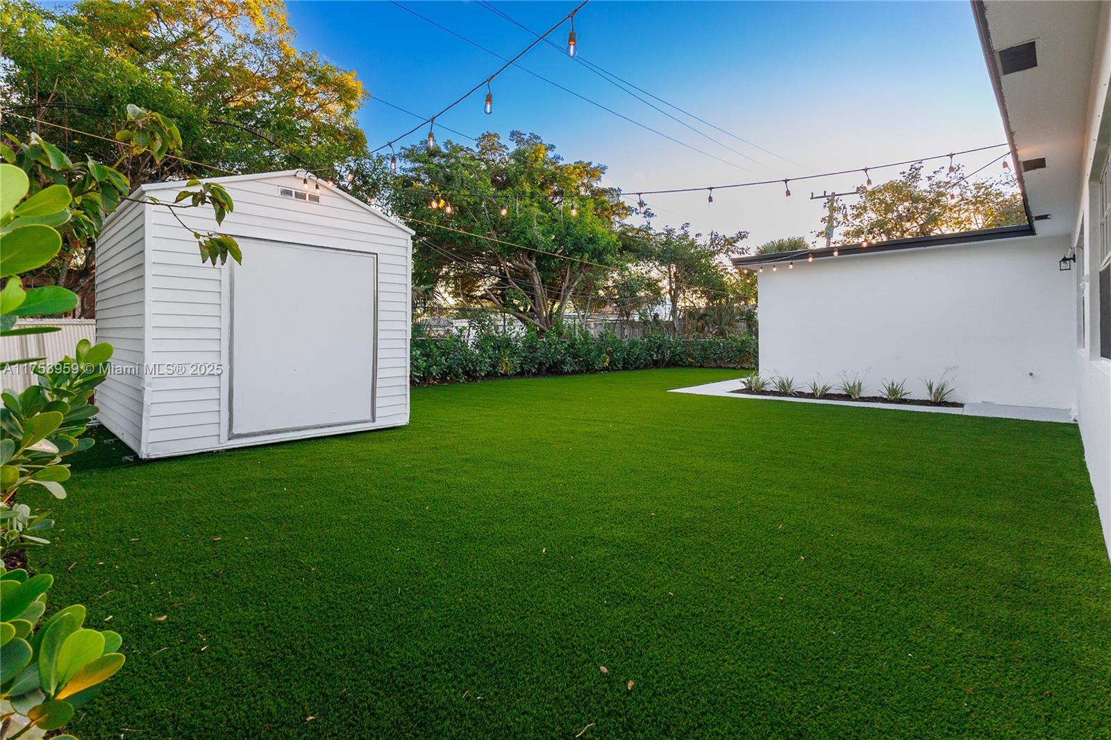 SANDERS PARK - Residential