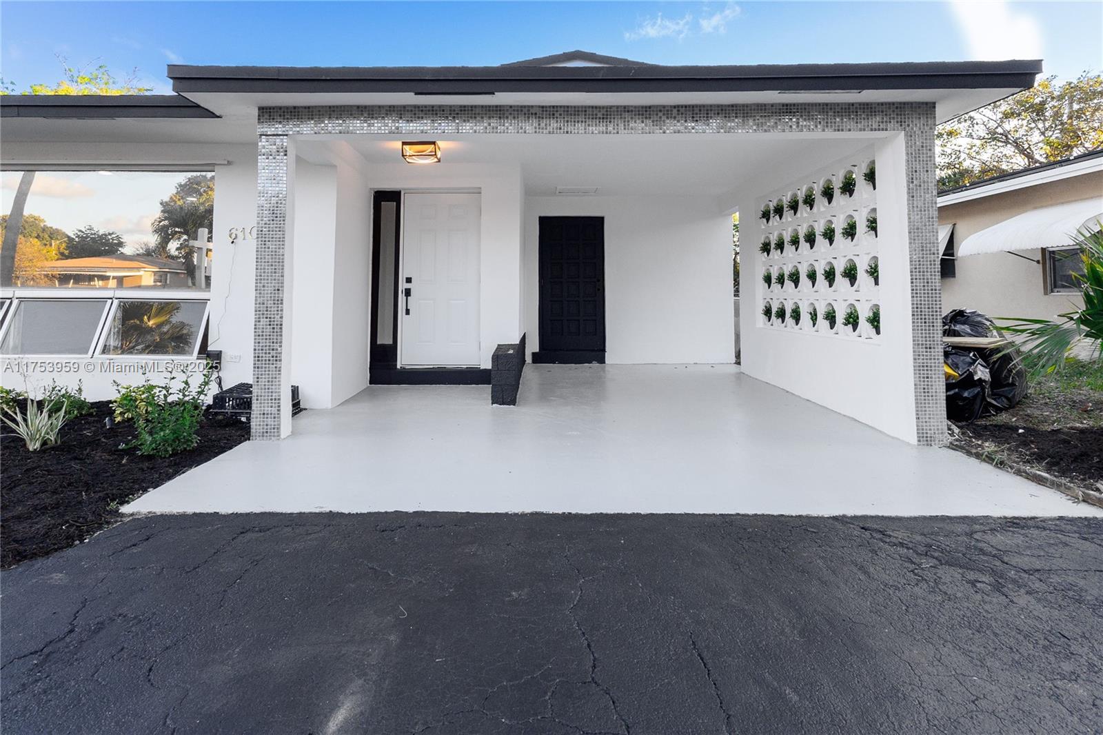SANDERS PARK - Residential