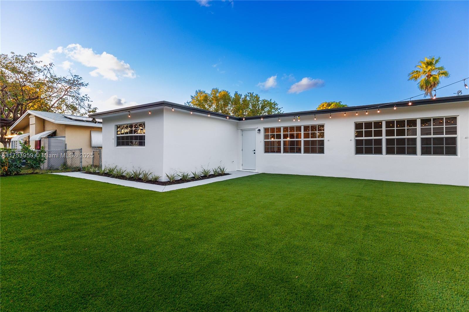 SANDERS PARK - Residential