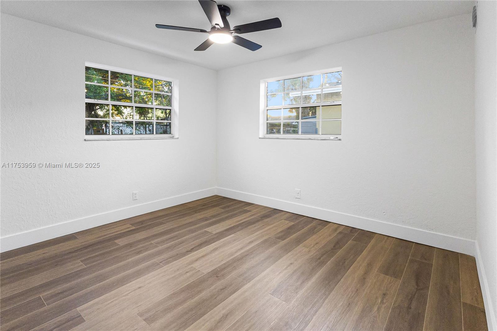 SANDERS PARK - Residential
