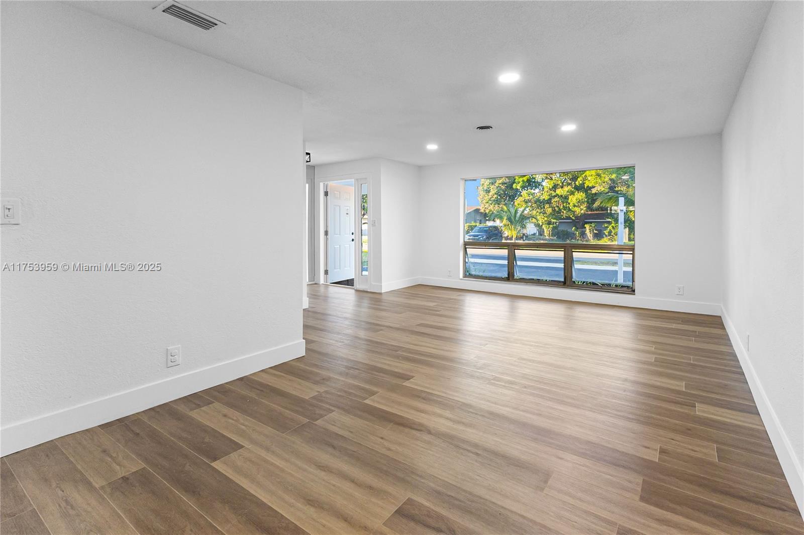 SANDERS PARK - Residential