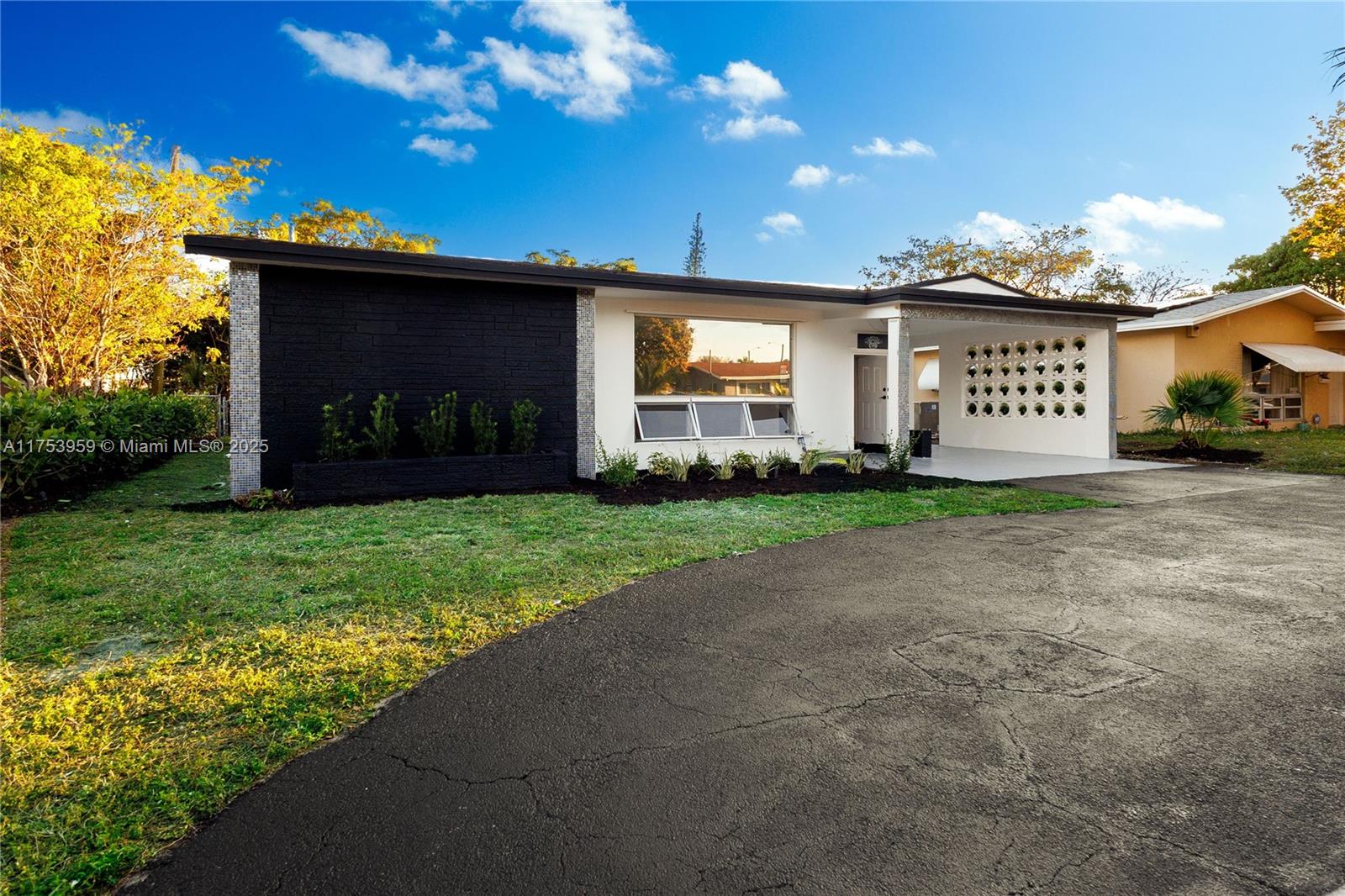 SANDERS PARK - Residential