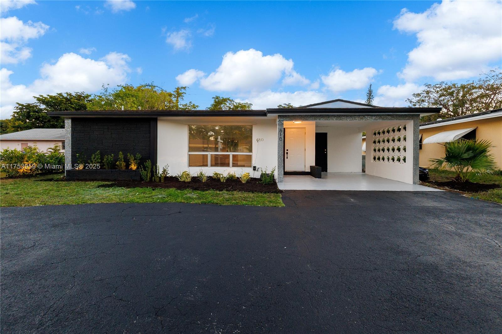 SANDERS PARK - Residential